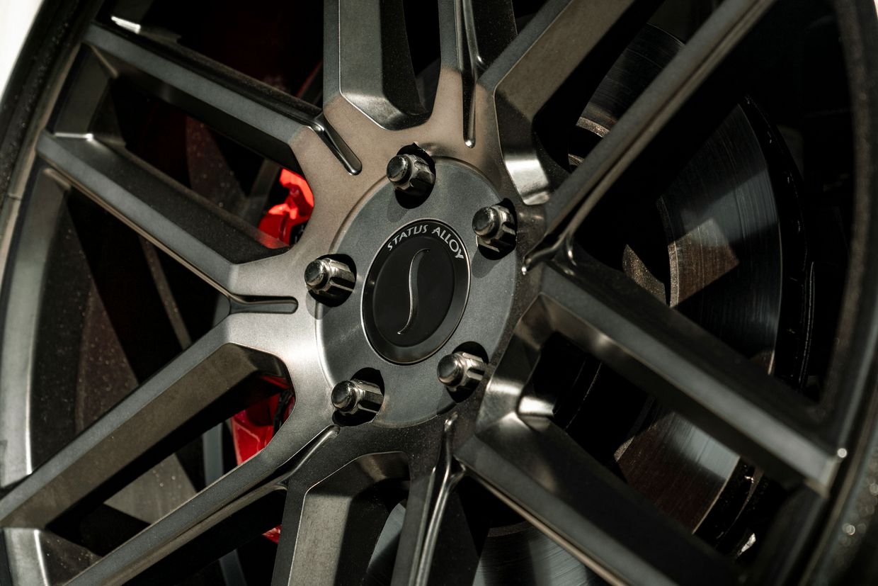 Status Status Titan Wheels on Dodge Durango